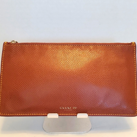 Coach Leather Zip Card Case/Clutch  EUC - Picture 1 of 2